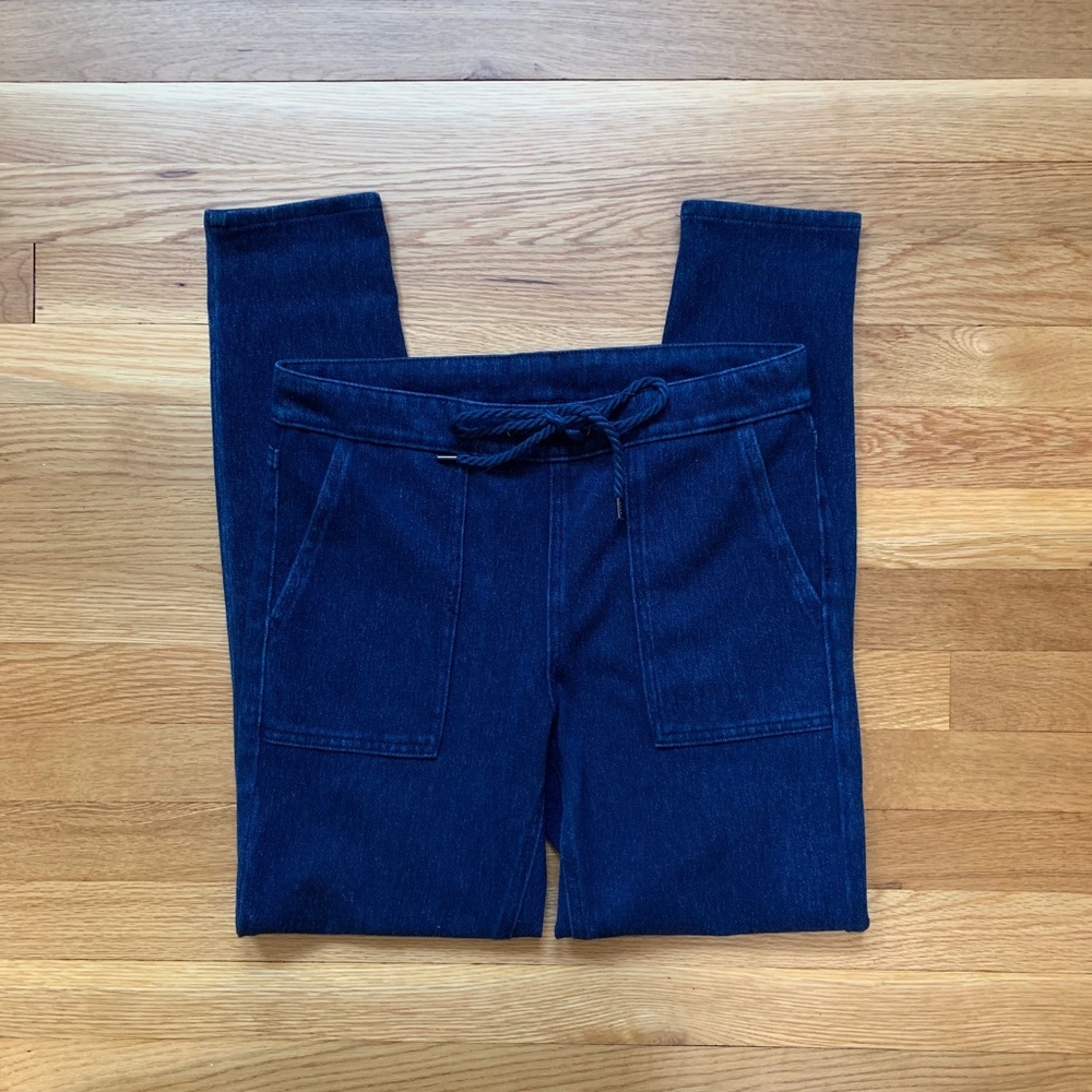 Draw string “jeans”